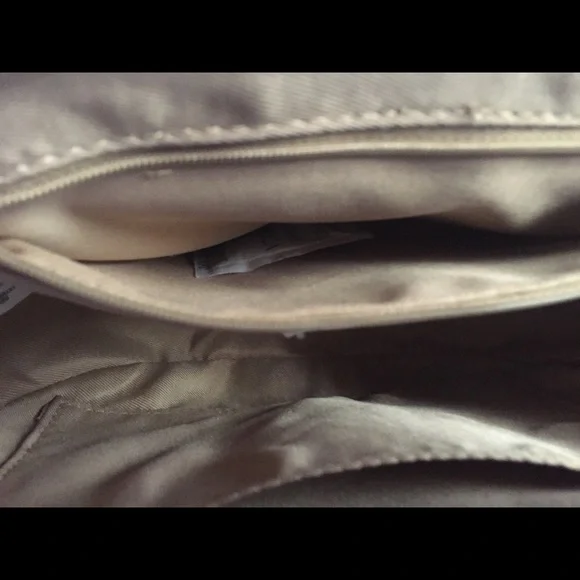 Universal Thread Tan Snakeskin Crossbody New - Picture 12 of 13